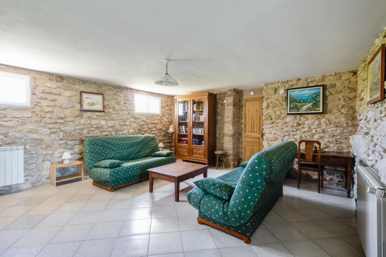 Villa Charmante A La Tour-D'Aigues Avec Piscine Privee מראה חיצוני תמונה