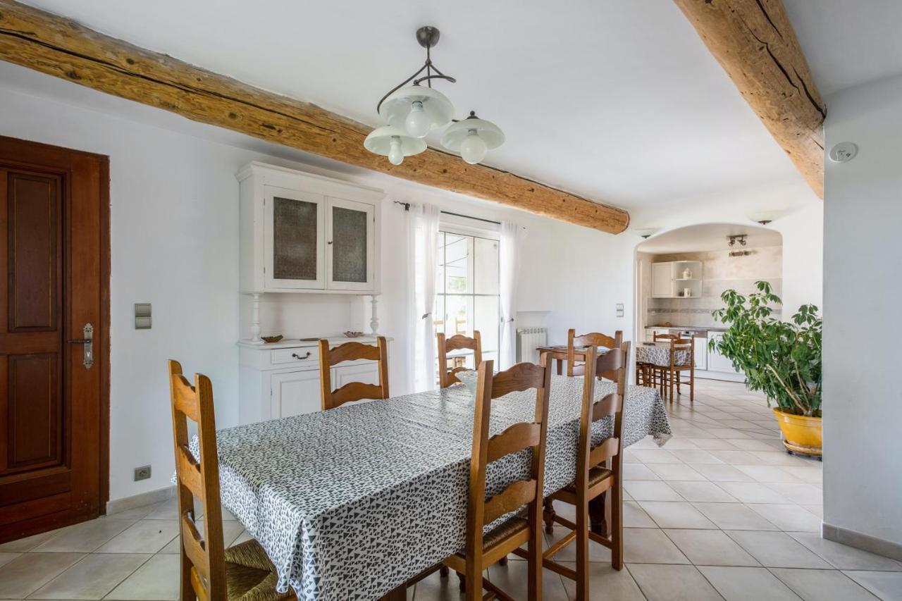 Villa Charmante A La Tour-D'Aigues Avec Piscine Privee מראה חיצוני תמונה
