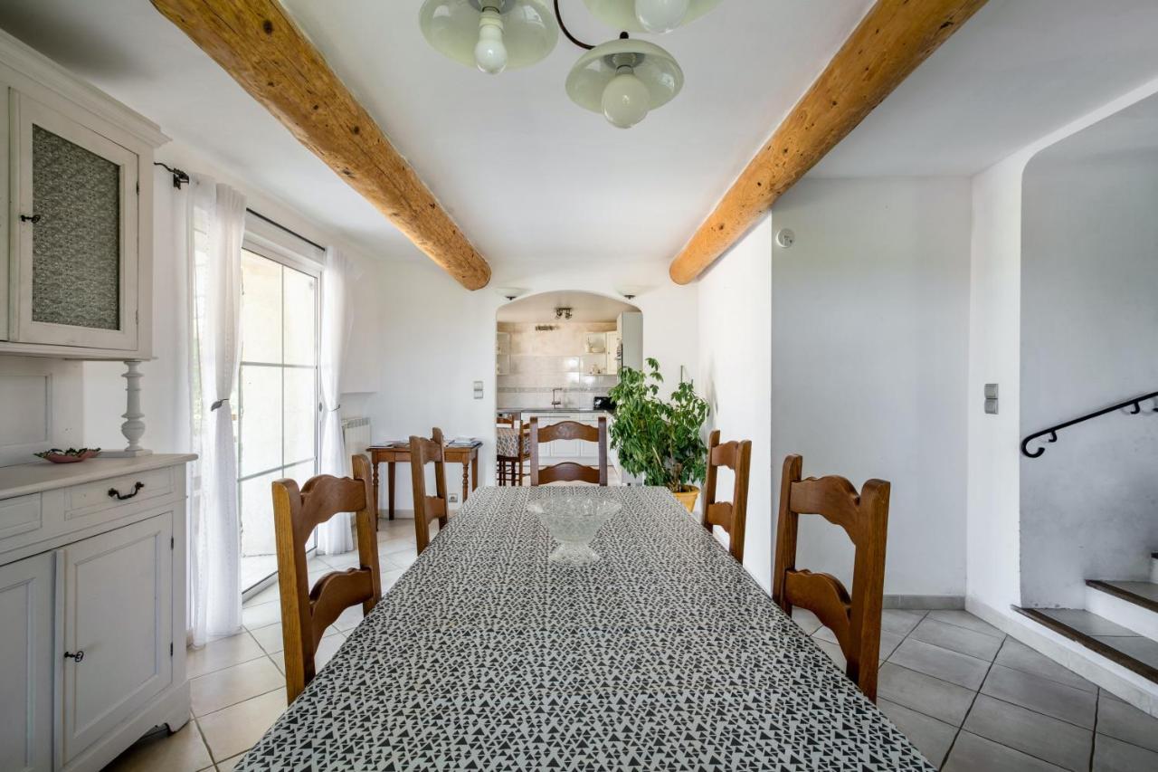 Villa Charmante A La Tour-D'Aigues Avec Piscine Privee מראה חיצוני תמונה