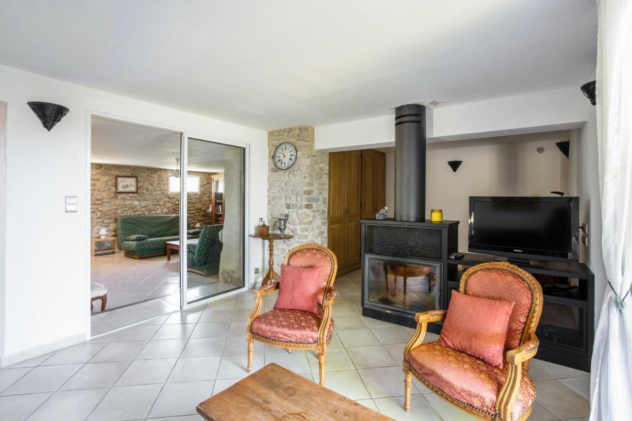 Villa Charmante A La Tour-D'Aigues Avec Piscine Privee מראה חיצוני תמונה