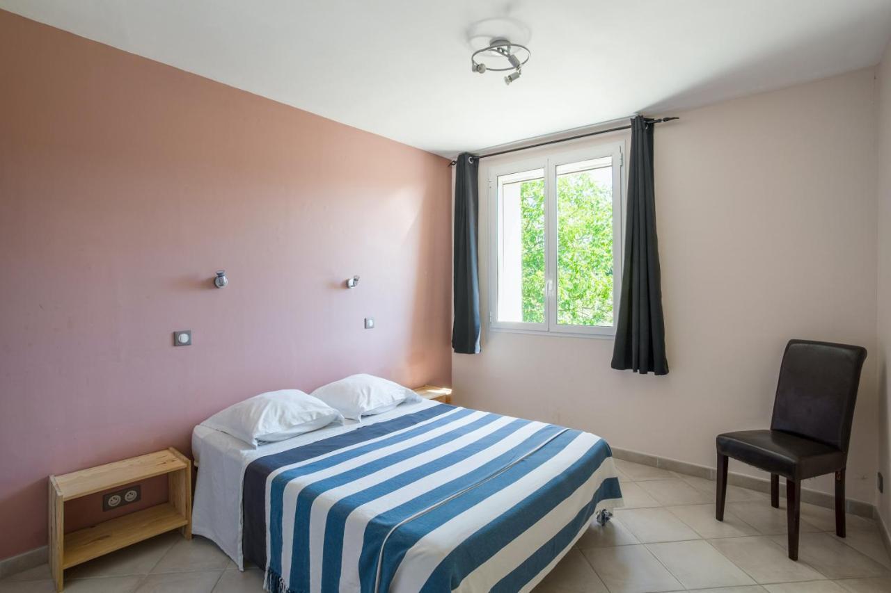 Villa Charmante A La Tour-D'Aigues Avec Piscine Privee מראה חיצוני תמונה